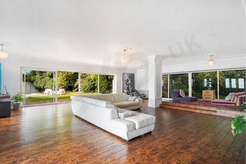 undefined, Watford Way, London NW7