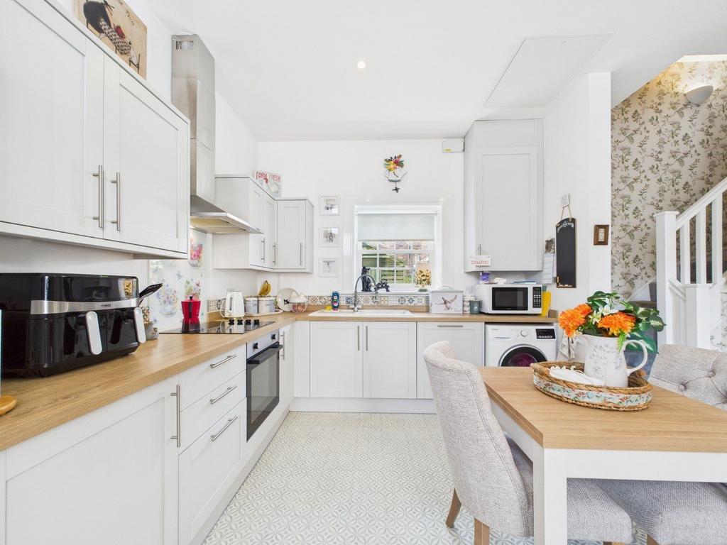 Kitchen/Dining Area