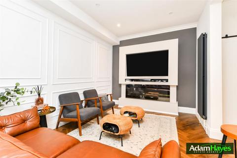 undefined, Woodberry Grove, London N12
