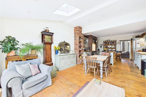3 bedroom terraced house for sale, Central location in Clevedon