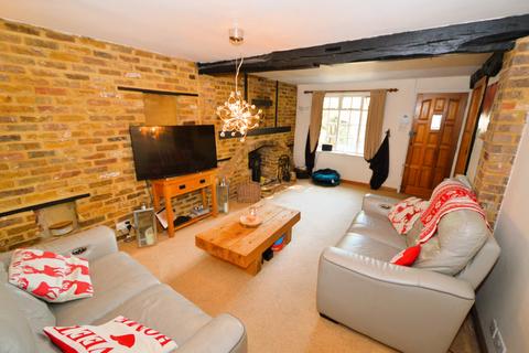 undefined, London Road, Bagshot