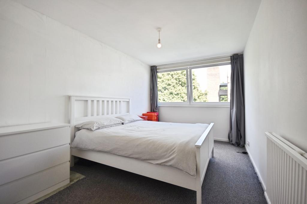 Pbox-bedroom-334133.JPG
