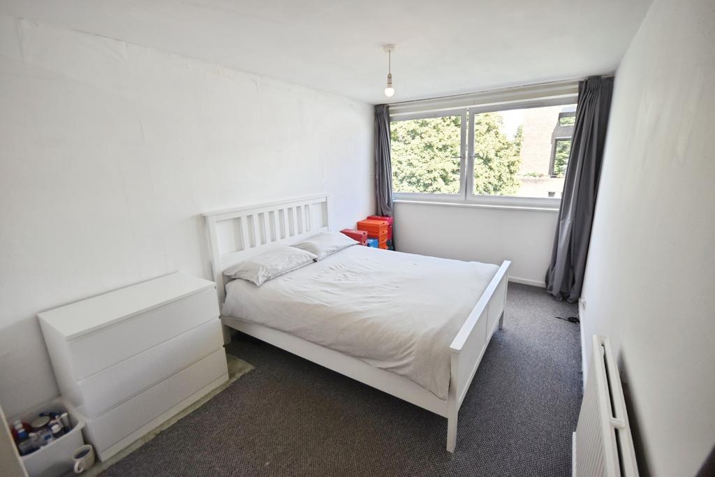 Pbox-bedroom-334133.JPG