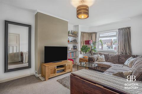 2 bedroom maisonette for sale, Fullwell Avenue, Clayhall
