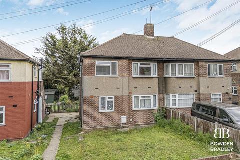 2 bedroom flat for sale, Fullwell Avenue, Ilford, IG6