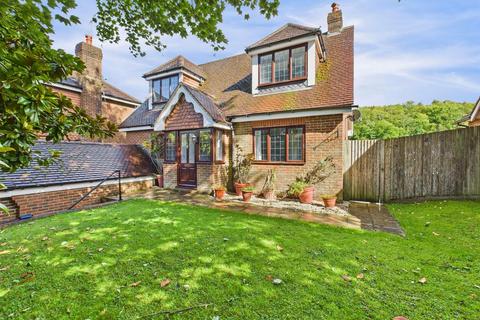 Brighton Road, Coulsdon CR5