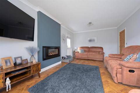 26 Bruce Gardens, Dunfermline, KY11 8HG