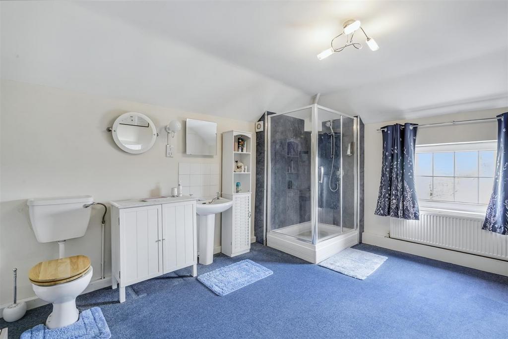 Bath/Shower Room