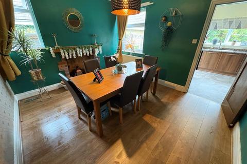 2 bedroom semi-detached bungalow for sale, Old Road, Thornton, Bradford