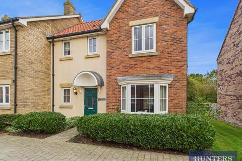 2 bedroom end of terrace house for sale, Sunrise Drive, The Bay, Filey