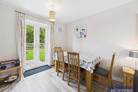 2 bedroom end of terrace house for sale, Sunrise Drive, The Bay, Filey