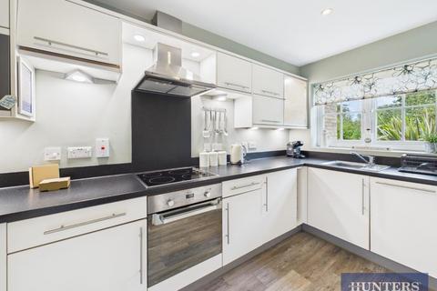 2 bedroom end of terrace house for sale, Sunrise Drive, The Bay, Filey