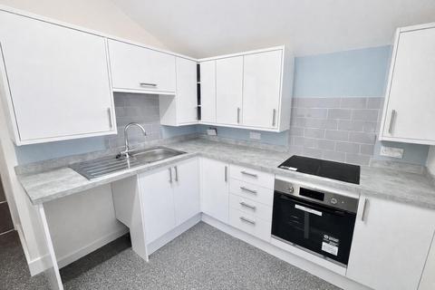 2 bedroom flat to rent, Belmore Road, Eastbourne BN22