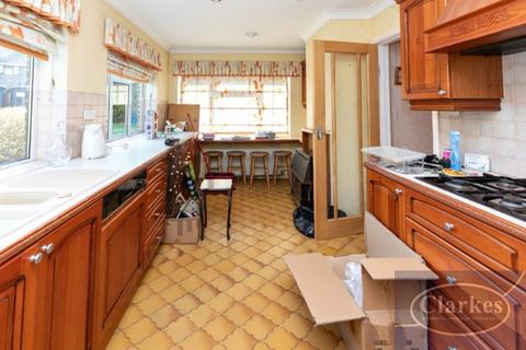 4 bedroom detached bungalow for sale, Draper Road, Bournemouth