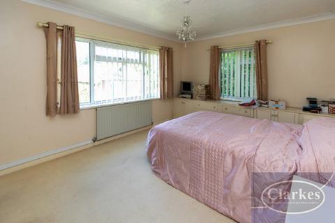 4 bedroom detached bungalow for sale, Draper Road, Bournemouth