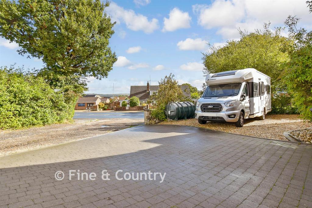 Driveway/Parking