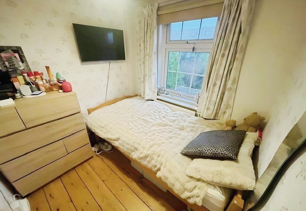 7f5e45e7-thumbnail image4