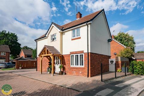 61 Airedale Avenue, Tickhill, Doncaster, DN11 9UJ