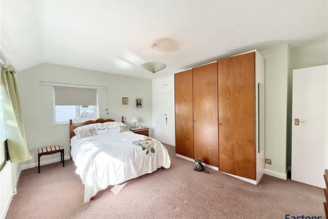 13 Mayfield Road, Sutton, SM2 5DU