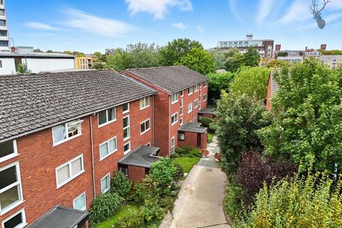 Regent Square, Bow