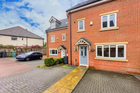4 bedroom semi-detached house for sale, Brookroyd View, Batley