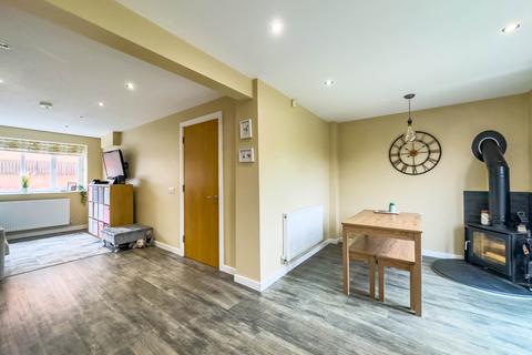 4 bedroom semi-detached house for sale, Brookroyd View, Batley