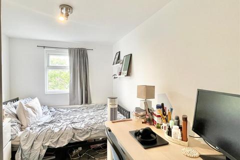 14 Melbourne Road, Walthamstow, London, E17 6LR