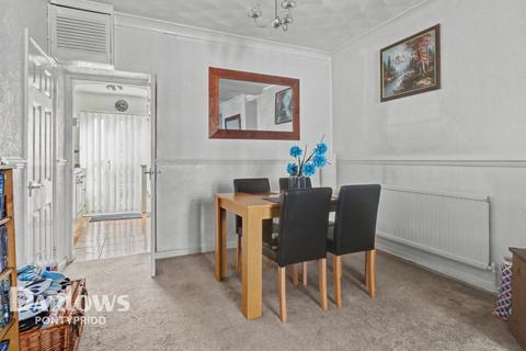 undefined, East Street, Pontypridd