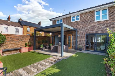 undefined, Richmond Road, Staines-upon-Thames