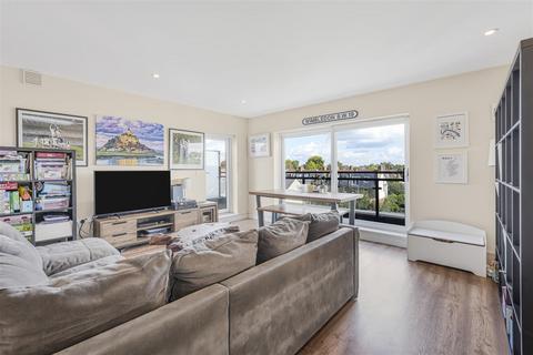 2 bedroom flat for sale, Sandringham Avenue, Wimbledon Chase SW20
