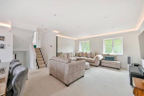 5 bedroom detached house for sale, Agars Place, Datchet, SL3