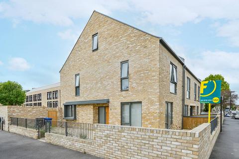 undefined, Felix Road, Ealing, West Ealing, W13