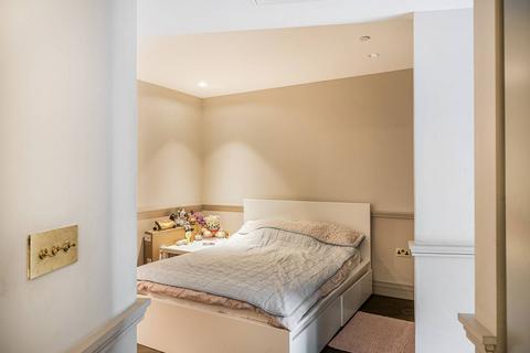undefined, Queens Wharf, Hammersmith, London, W6