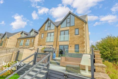 4 bedroom semi-detached house for sale, Pilgrim Gardens, Edenfield