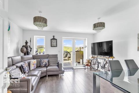 4 bedroom semi-detached house for sale, Pilgrim Gardens, Edenfield