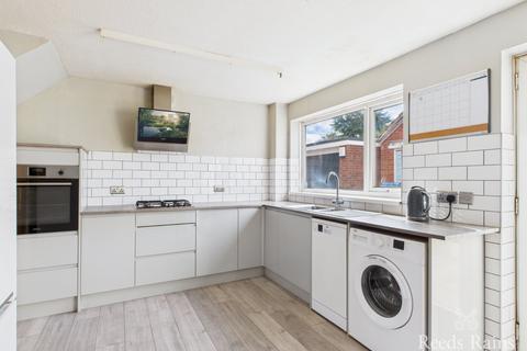 3 bedroom semi-detached house for sale, St. James Close, Hull HU7