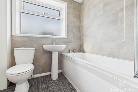 undefined, St. James Close, Hull HU7