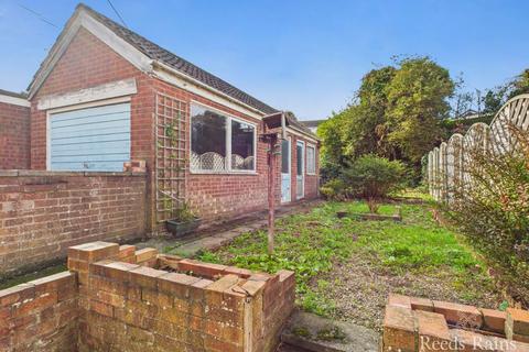 undefined, St. James Close, Hull HU7