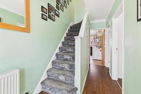 2 Ash Grove, Stourbridge, DY9 7JL