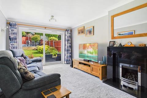 2 Ash Grove, Stourbridge, DY9 7JL