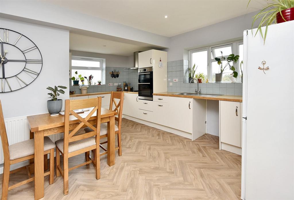 Kitchen/Dining Area