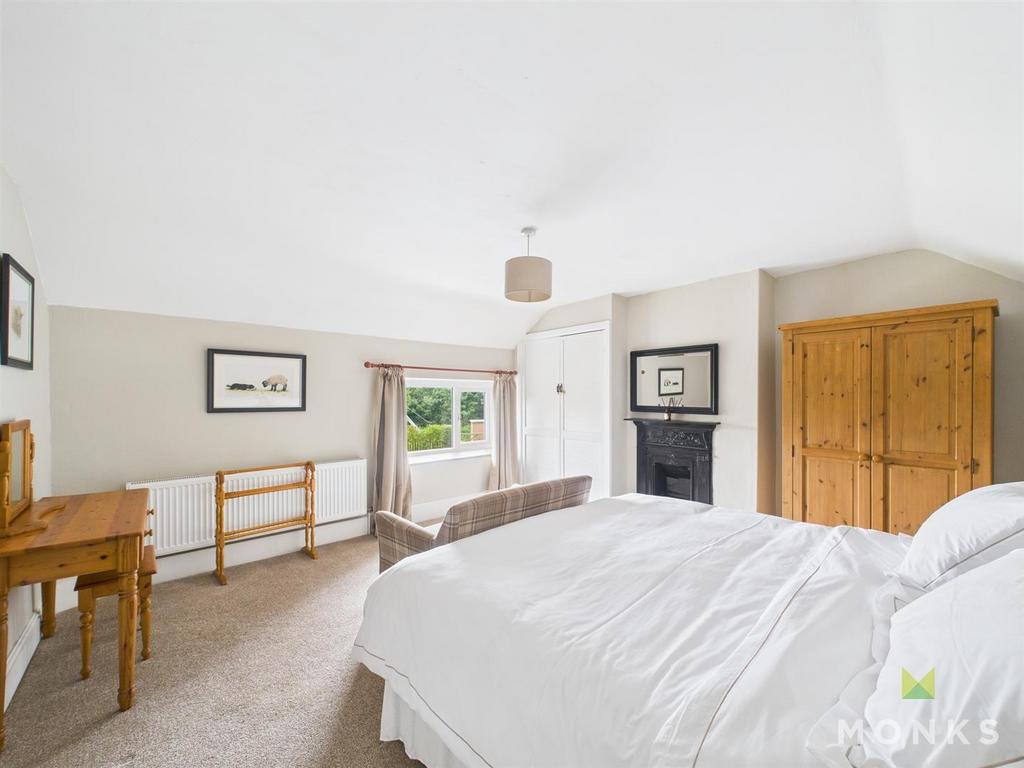 CAM01520 G0-PR0274-STILL014.jpg