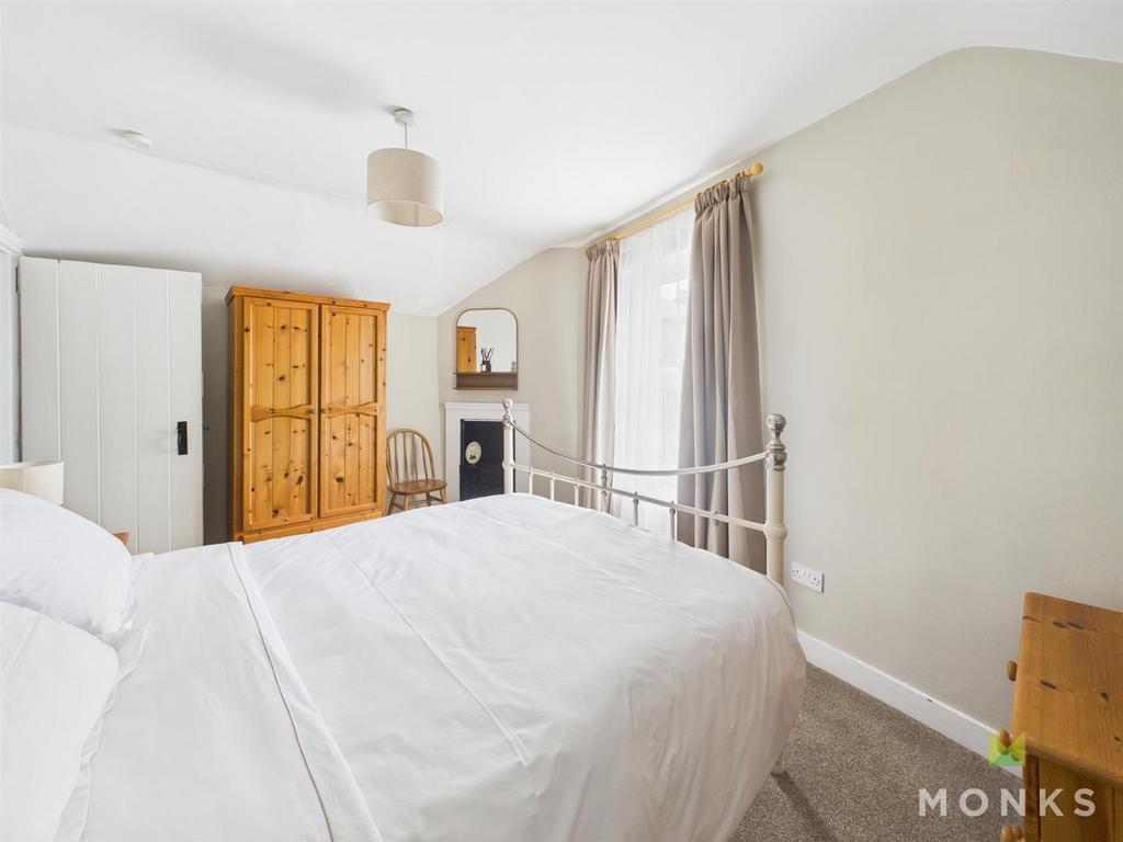 CAM01520 G0-PR0274-STILL025.jpg