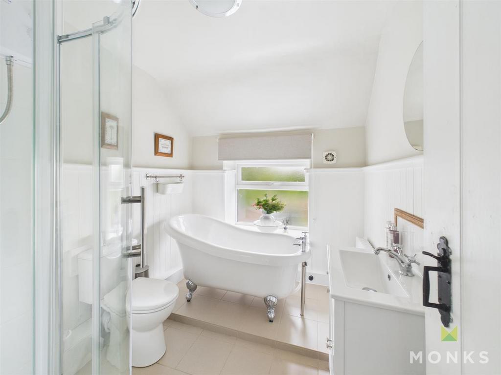 CAM01520 G0-PR0274-STILL017.jpg