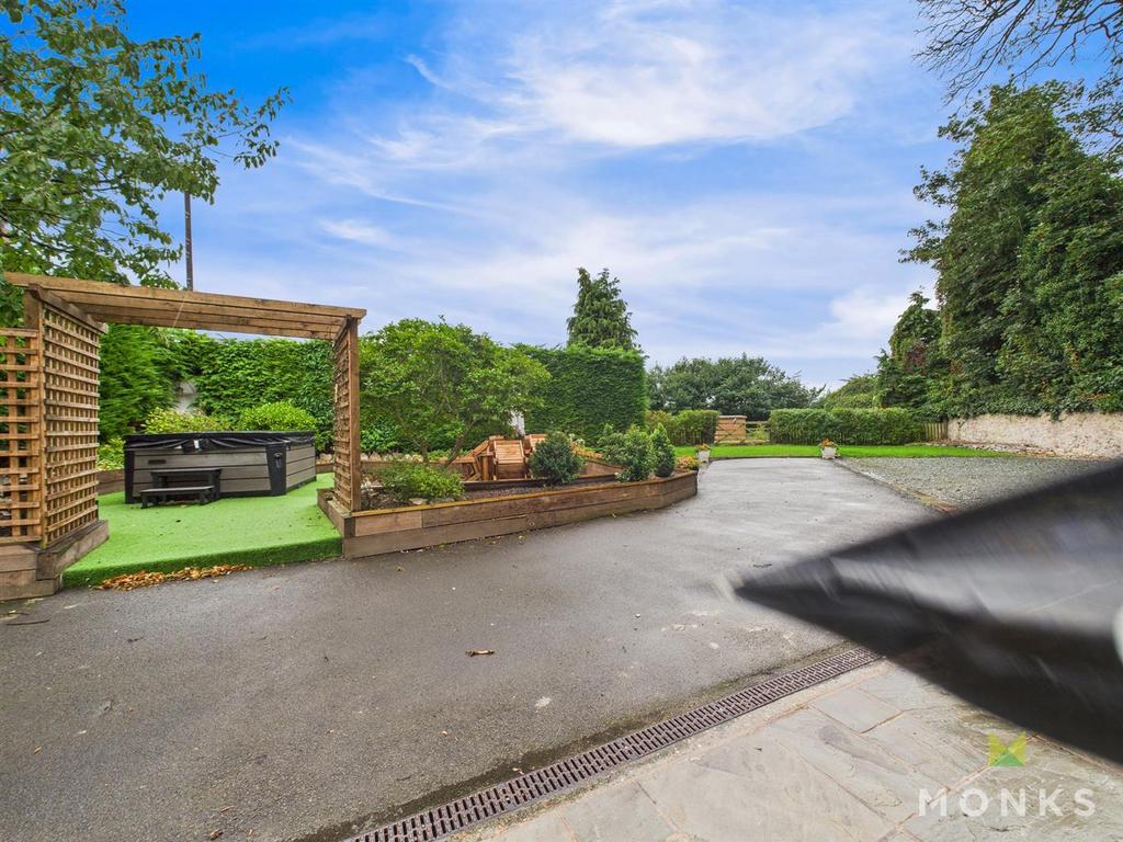 CAM01520 G0-PR0274-STILL027.jpg