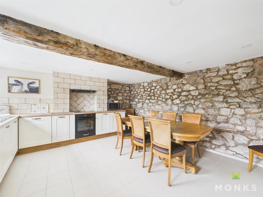 CAM01520 G0-PR0274-STILL001.jpg