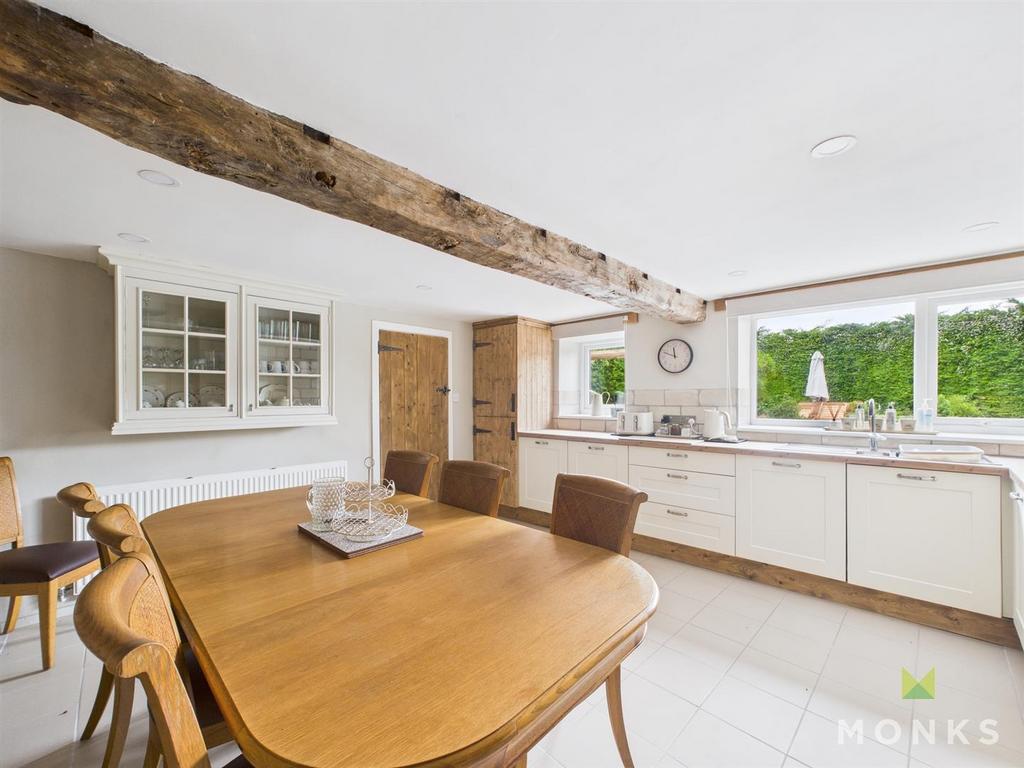 CAM01520 G0-PR0274-STILL003.jpg