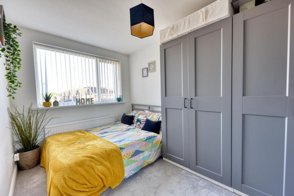 M6c P6 E-JZU-7evk LLAWGFw.jpg