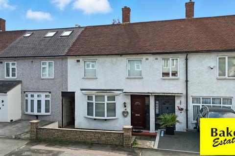 3 bedroom terraced house for sale, Arrowsmith Road, Chigwell IG7