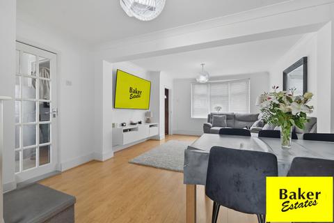 3 bedroom terraced house for sale, Arrowsmith Road, Chigwell IG7